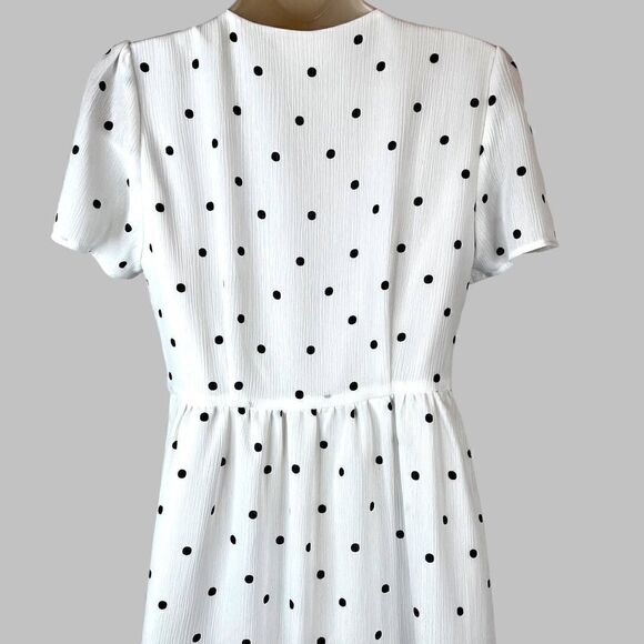 EVERLY Polka Dot Dress in White and Black Size Small - Picture 9 of 13